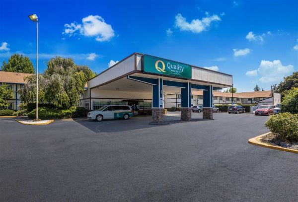 Quality Inn & Suites Medford Airport - Medford, OR