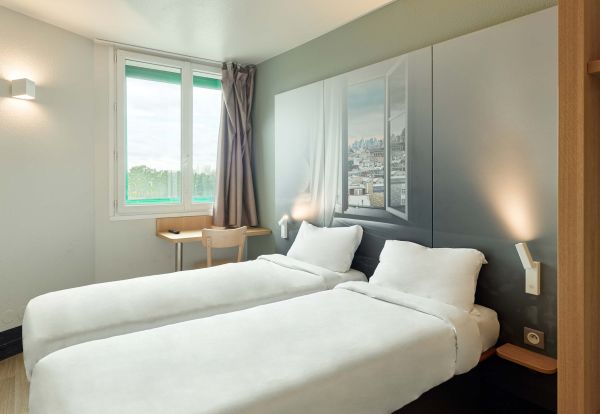 B-b Hotel Orly Rungis Aeroport 2 Etoiles - Rungis