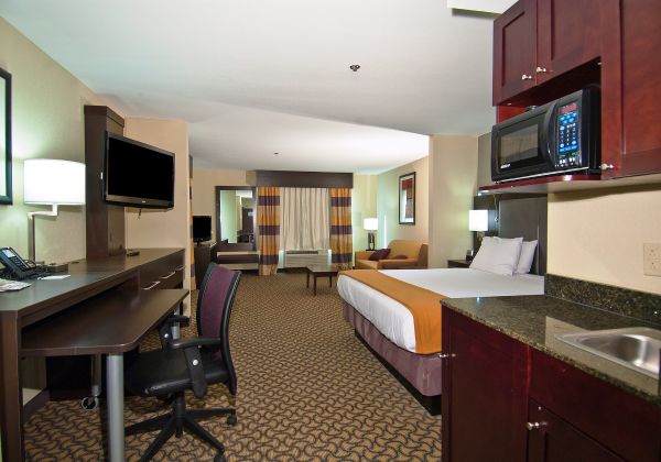 Holiday Inn Express & Suites Jackson/pearl Intl Airport By Ihg - Jackson, MS
