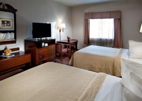 Quality Inn & Suites Near University - Waco, TX