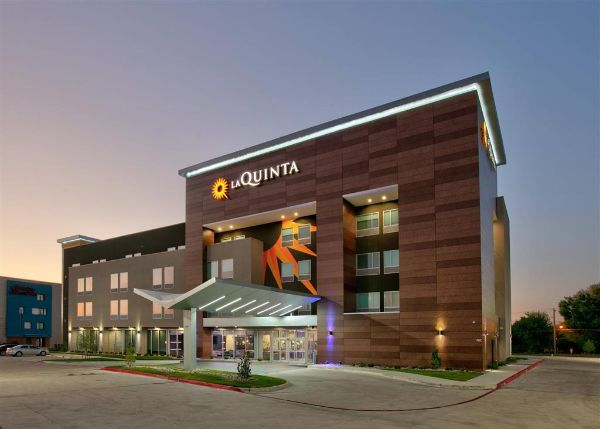 La Quinta Inn & Suites By Wyndham Dallas/fairpark - Dallas, TX