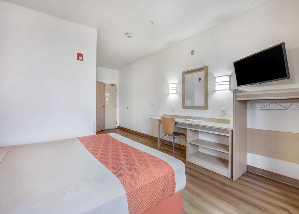Motel 6 Roseburg - Roseburg, OR