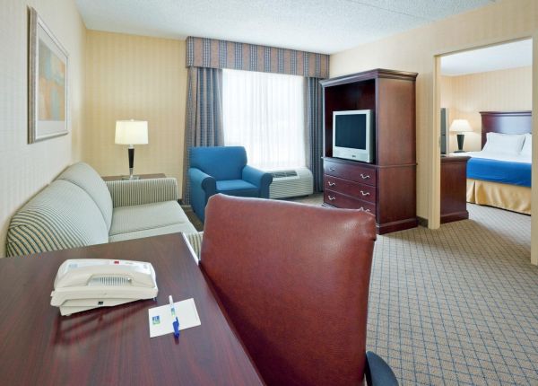 Holiday Inn Express & Suites West Long Branch - Eatontown - West Long  Branch