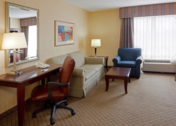 Holiday Inn Express & Suites West Long Branch - Eatontown, West Long Branch  (NJ)