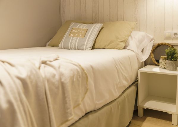 Hotel mumm by pillow best sale