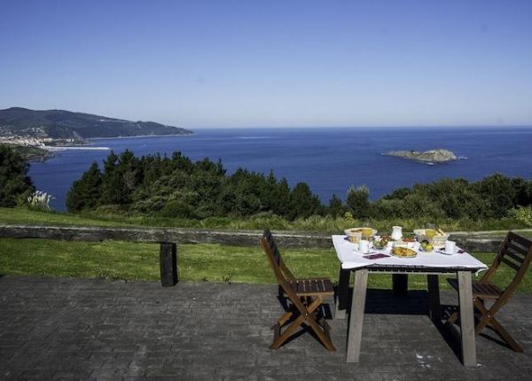 Relax en la Playa de Laga