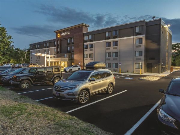 La Quinta Inn & Suites By Wyndham Salem Nh - Lowell, MA