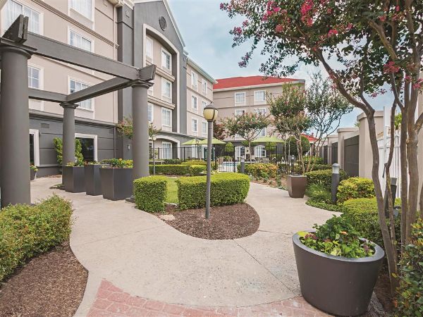 La Quinta Inn & Suites By Wyndham Fort Worth City View - Fort Worth