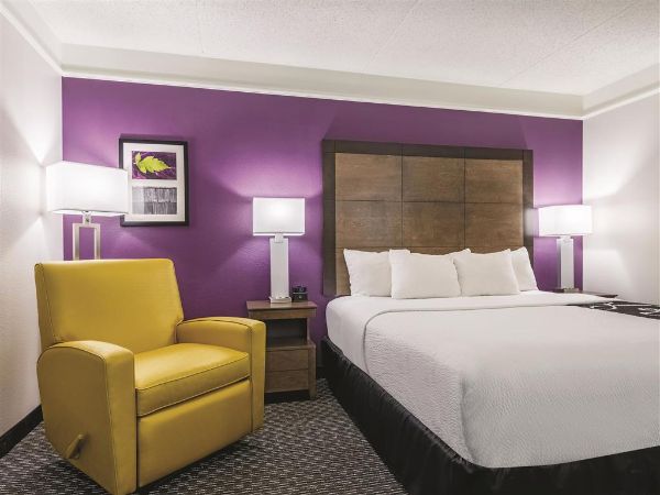 La Quinta Inn & Suites By Wyndham Alexandria Airport - Louisiana