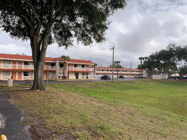 Fl Motel 6 Tampa - Tampa, FL