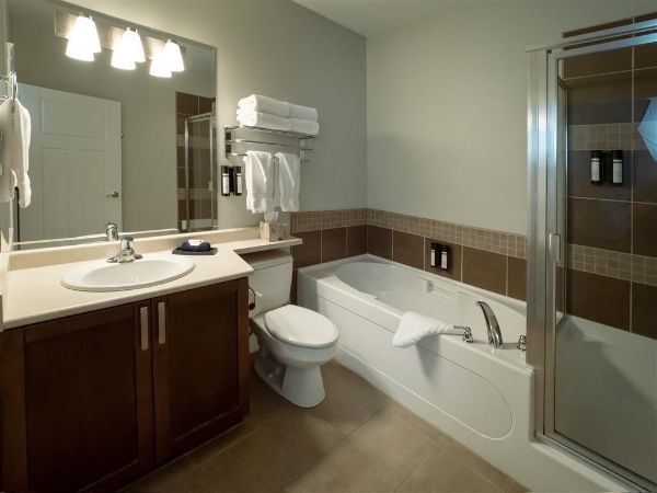 Old House Hotel And Spa - Courtenay