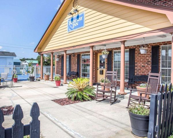 Travelodge By Wyndham Santee - Santee, SC