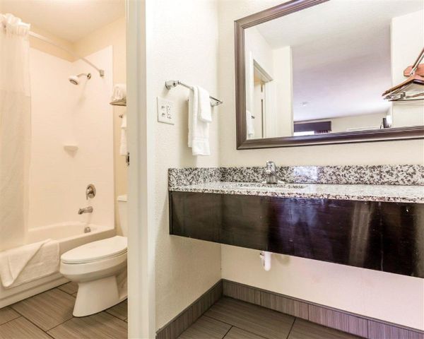 Quality Inn Mt. Pleasant - Charleston - Mount Pleasant, SC