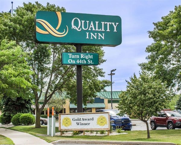 Quality Inn Manitowoc - Manitowoc, WI