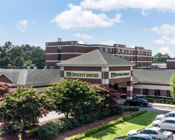Quality Suites Lake Wright - Norfolk Airport - Norfolk