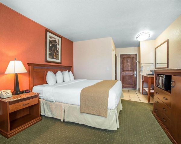 Quality Inn Winnemucca - Model T Casino - Winnemucca, NV