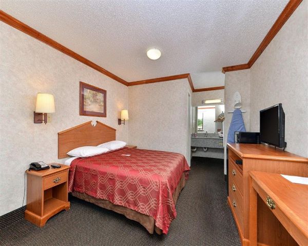 Econo Lodge Killeen Near Fort Hood - Killeen, TX