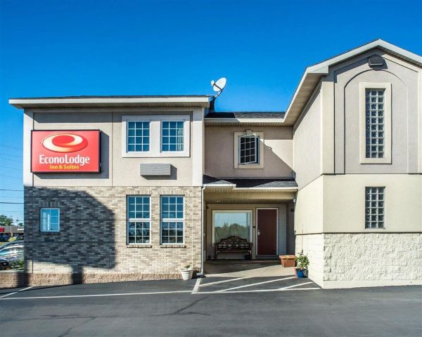 Econo Lodge Inn & Suites North Syracuse Airport - Syracuse, NY