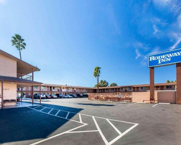 Ca Studio 6 Suites San Bernardino - San Bernardino, CA