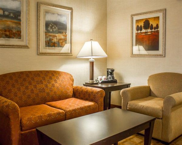 Comfort Suites Edinboro - Edinboro, PA