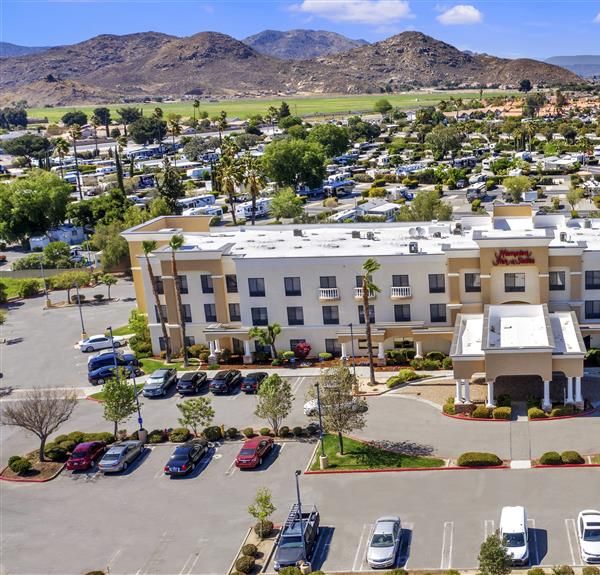 Hampton Inn & Suites Hemet - Hemet, CA