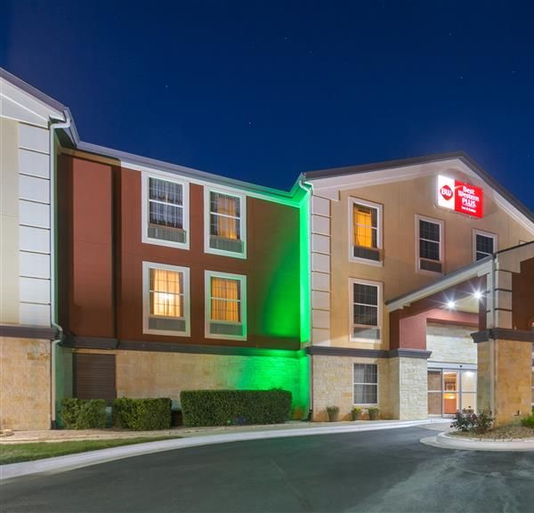 Best Western Plus Georgetown Inn & Suites - Georgetown, TX