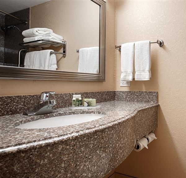 Best Western Plus Parkway Hotel - Alton, IL