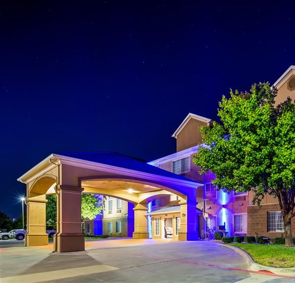 Best Western Plus Cutting Horse Inn & Suites - Weatherford, TX