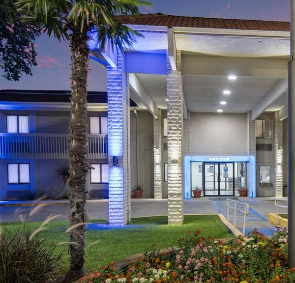 Motel 6 Dallas - Addison - 어빙