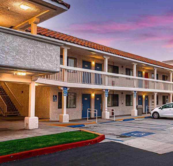 Motel 6 Carlsbad Beach - Oceanside, CA