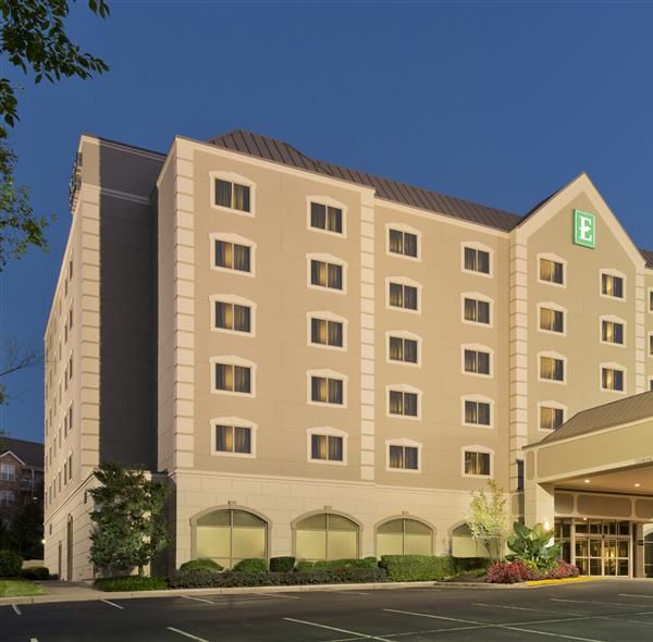 Embassy Suites By Hilton Dulles Airport - 阿什本