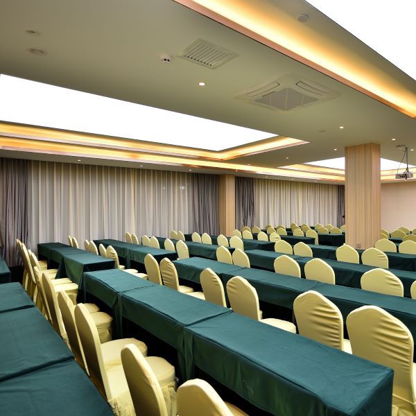 Vienna Classic Hotel (Kunming Linhu Wetland Resort Hotel) - Kunming