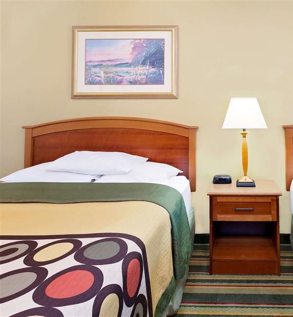 Super 8 By Wyndham Mt. Pleasant - Mount Pleasant, MI