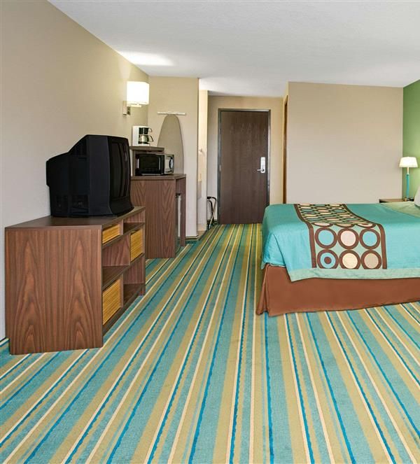Super 8 By Wyndham Denver Stapleton - Denver