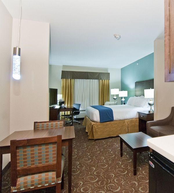 Holiday Inn Express & Suites San Antonio - Frost Bank Ctr By Ihg - San Antonio