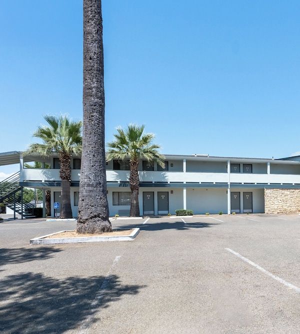 Hometowne Studios Yuba City Bonanza - Marysville - Temecula, CA