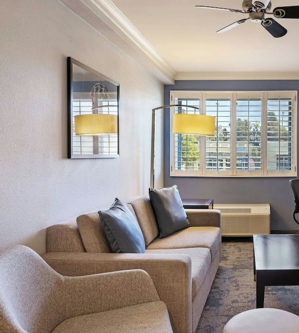 City Express By Marriott Manhattan Beach - Manhattan Beach, CA