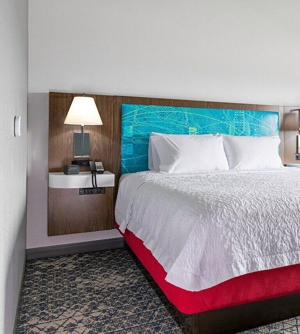 Hampton Inn By Hilton Glendale Milwaukee - Milwaukee, WI