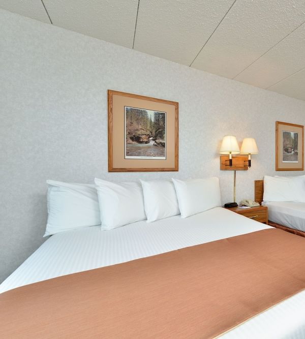 Super 8 By Wyndham Rapid City - Rapid City, SD