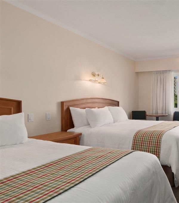 Travelodge By Wyndham Kamloops - Kamloops