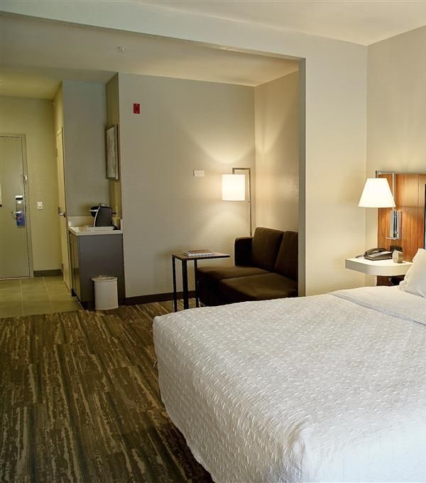 Hampton Inn & Suites By Hilton Cathedral City Palm Springs - Cathedral City, CA