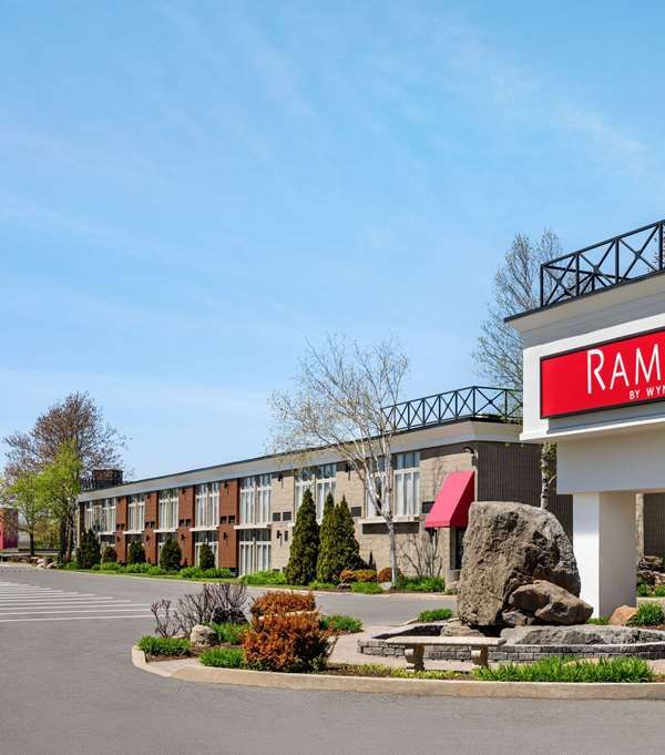 Ramada By Wyndham Cornwall - Cornwall