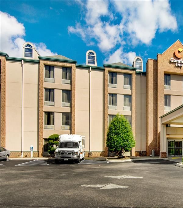 Comfort Inn Airport - Smith Mountain Lake, VA