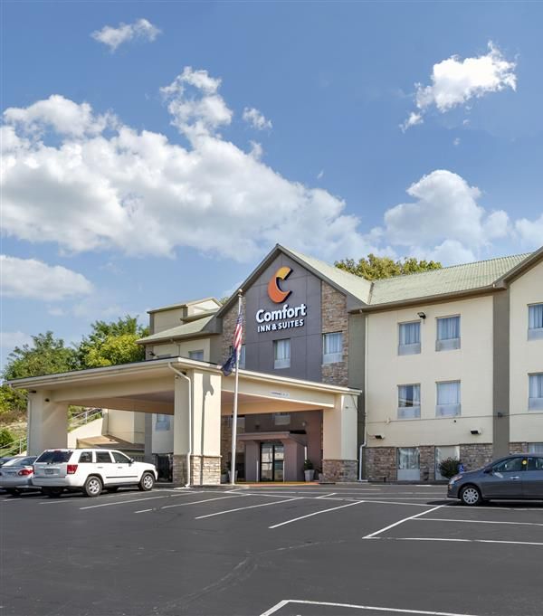 Comfort Inn & Suites Cincinnati Uptown Clifton - Cincinnati, OH