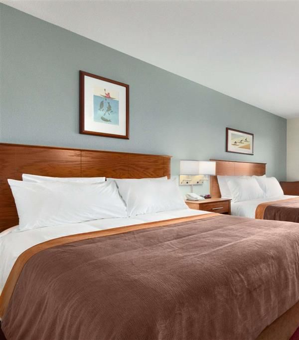 Super 8 By Wyndham Yellowknife - Yellowknife