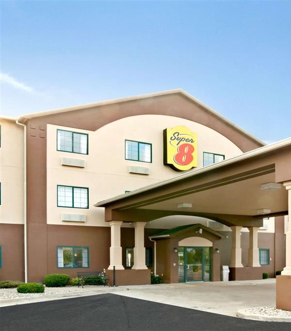 Super 8 By Wyndham South Bend - South Bend, IN