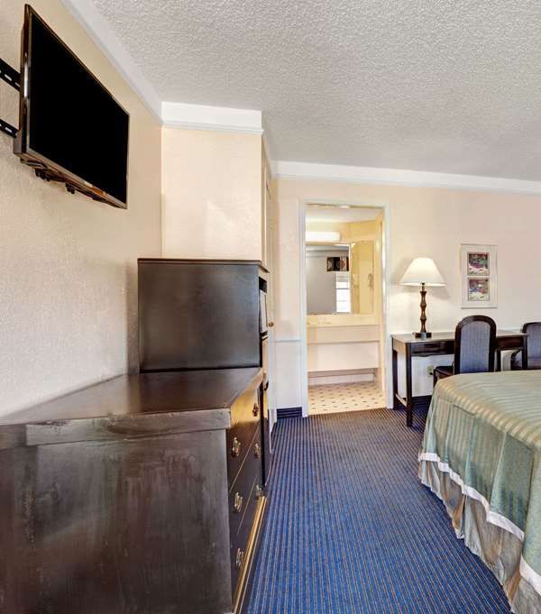 Travelodge By Wyndham North Richland Hills/dallas/ft Worth - Arlington, TX