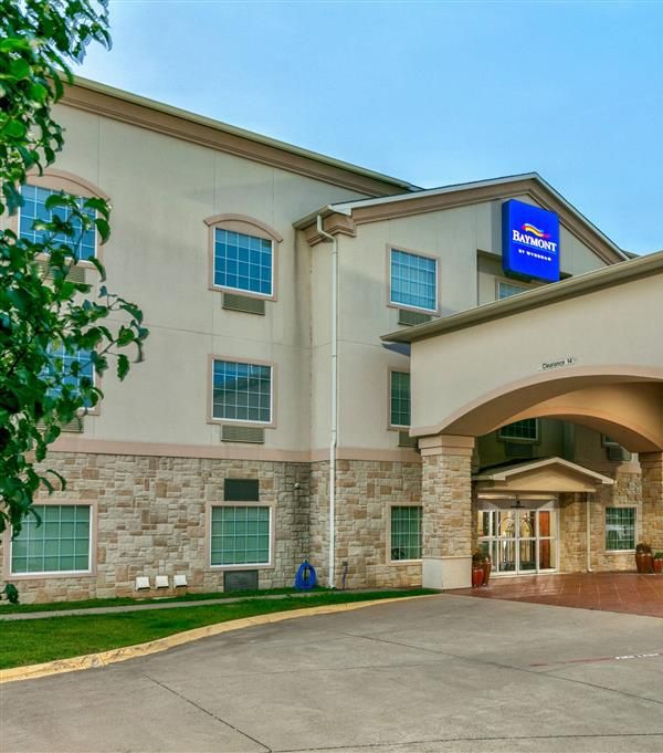 Baymont Inn & Suites By Wyndham Glen Rose - Glen Rose, TX