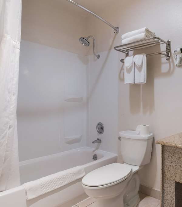 Rodeway Inn & Suites Portland West - Beaverton - Beaverton, OR
