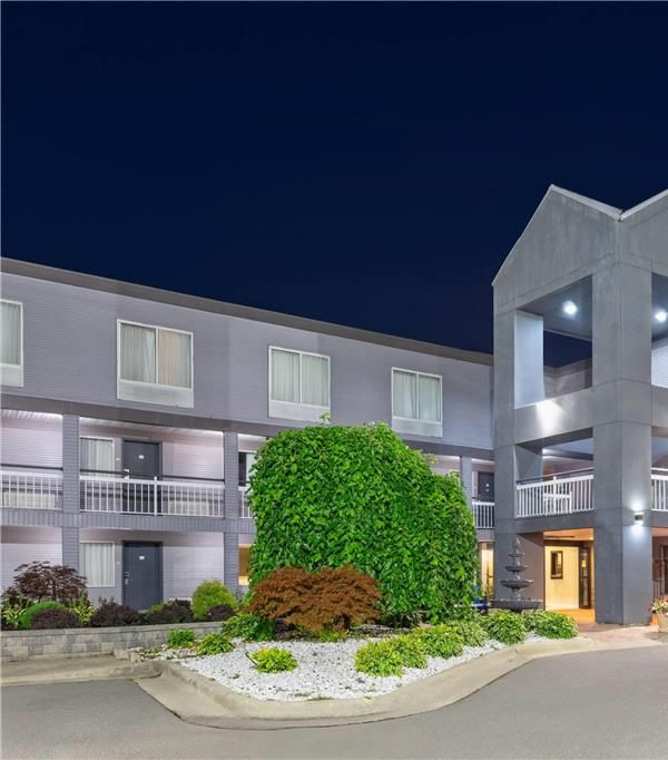 Howard Johnson By Wyndham Romulus Detroit Metro Airport - Westland, MI